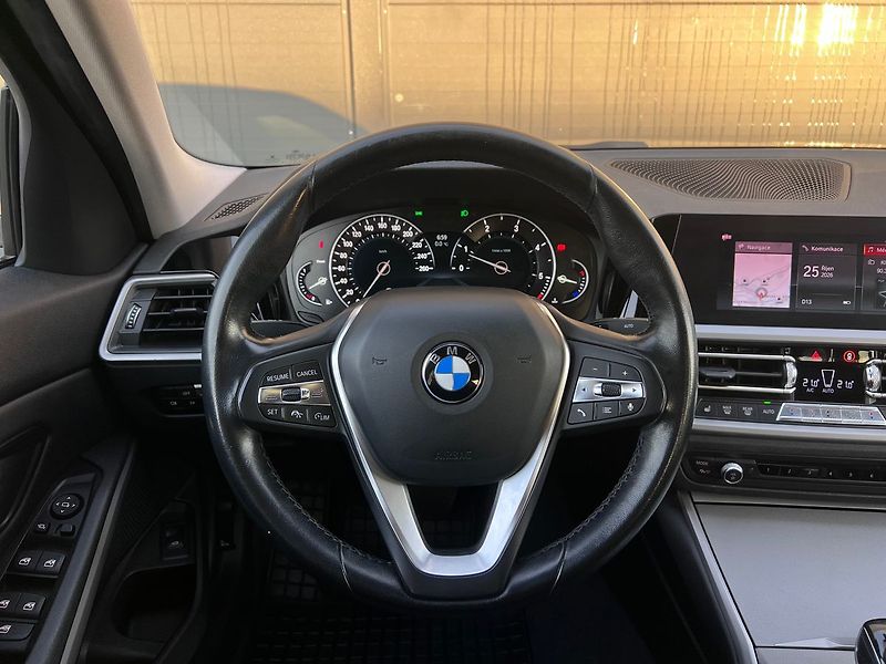 BMW Řada 3 318d-SPORT-LINE 360 KAMERA - fotka 19 z 48