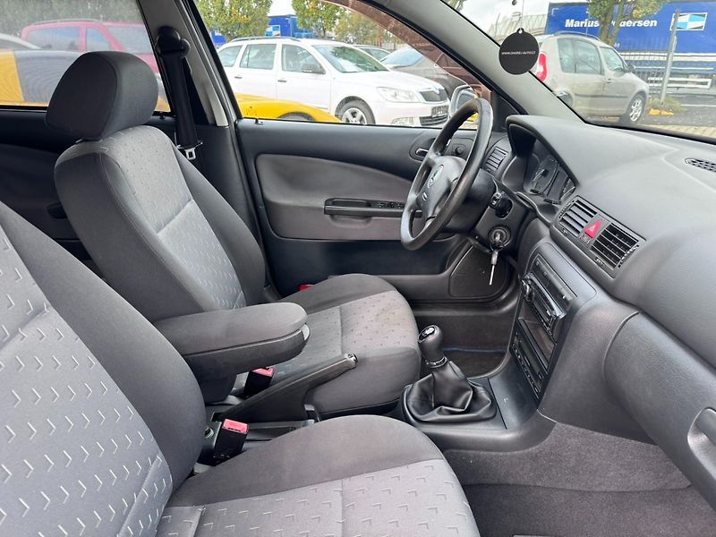 Škoda Octavia (2003) 1,6 MPI 75 KW KOLA 2. MAJ - fotka 35 z 44