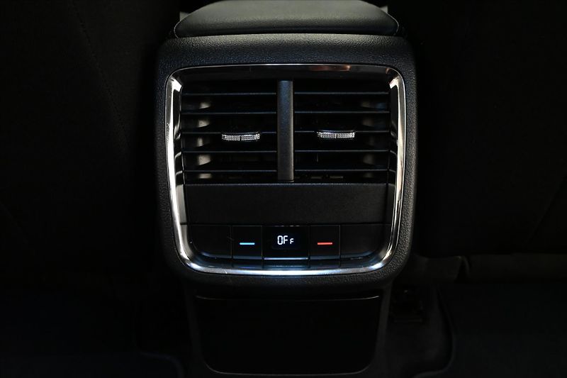 Škoda Octavia 2,0 TDI 110kW DSG Style Záruka - fotka 23 z 32