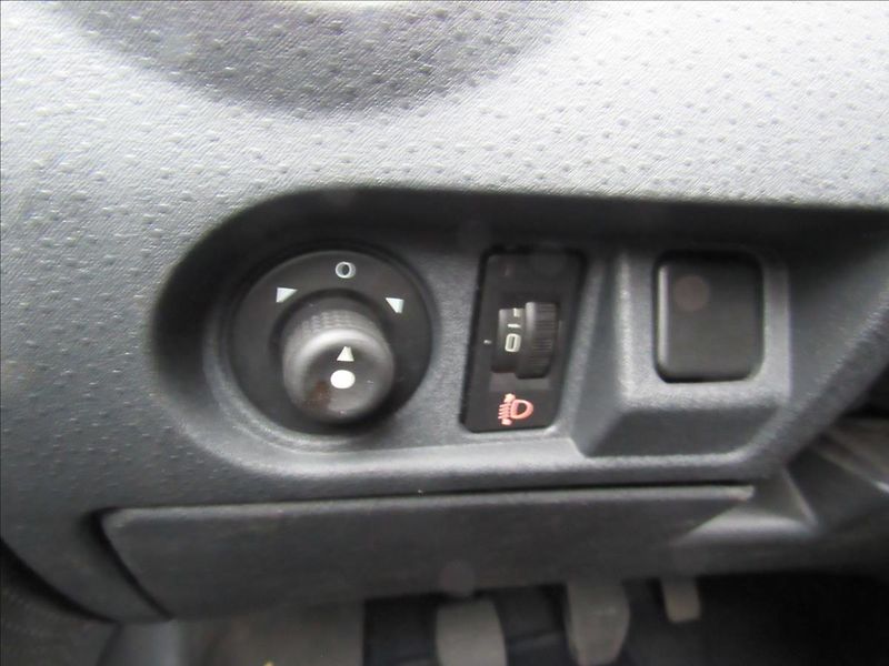 Citroën C2 1,1 i 44kW - fotka 20 z 25