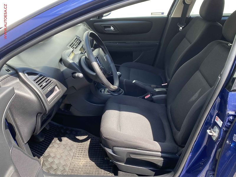 Citroën C4 (2009) 1.6i, ČR, AC, tempo, park - fotka 9 z 15