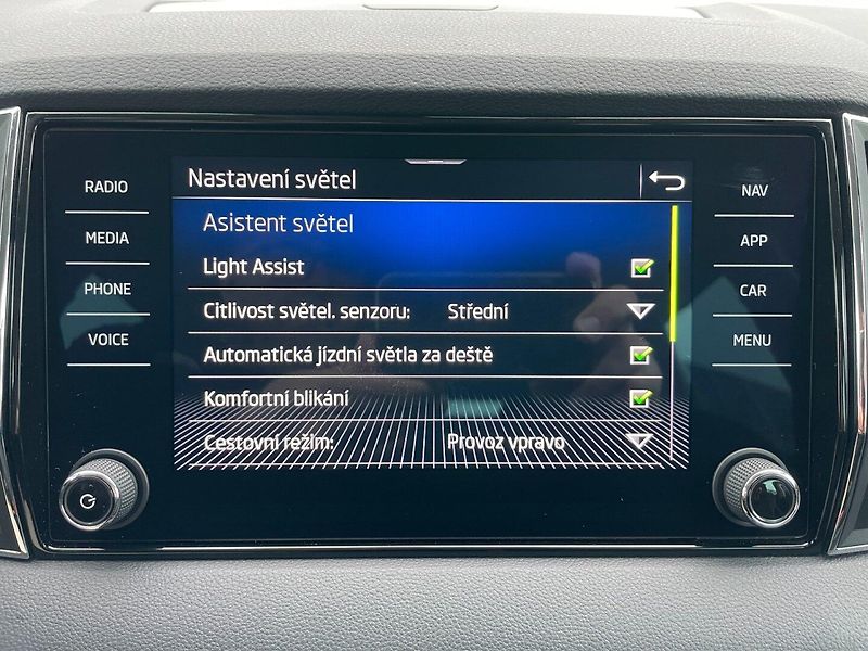 Škoda Karoq (2022) 2.0TDi 4x4! DSG! Style+! Tažné - fotka 37 z 46