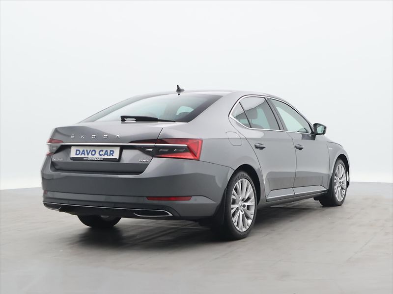Škoda Superb 2,0 TDI 147kW DSG 4x4 L&K DPH - fotka 7 z 32