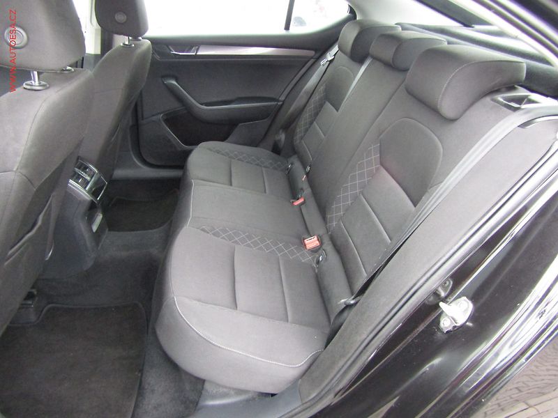 Škoda Superb (2018) 2.0 TDi, Active - fotka 10 z 17