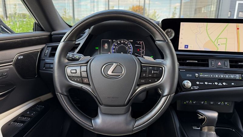 Lexus ES 300h 300H 2,5 HEV LUXURY - fotka 28 z 40