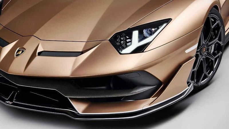 Lamborghini Aventador SVJ Roadster