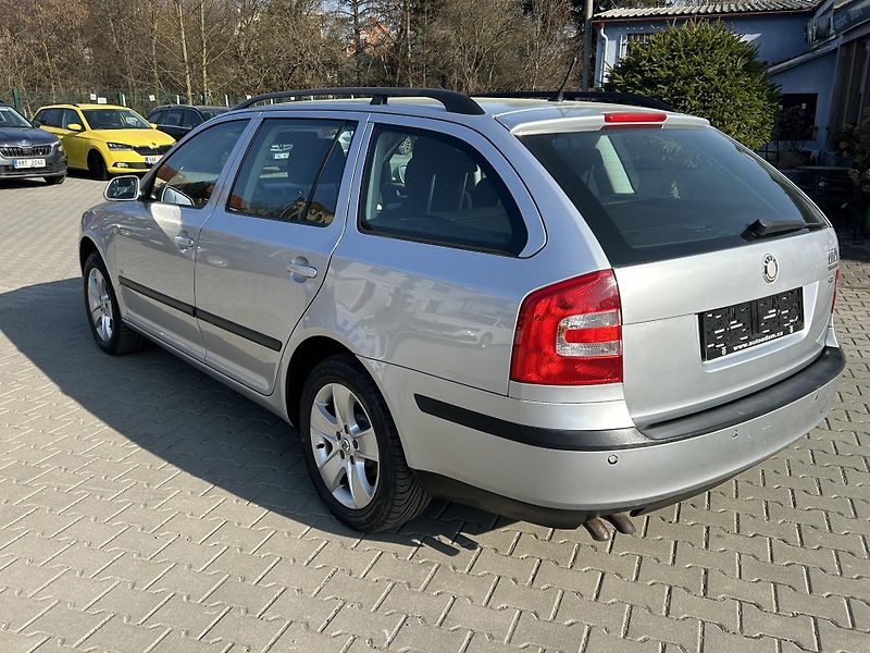 Škoda Octavia 1,9TDi DSG combi Team Edition - fotka 4 z 50