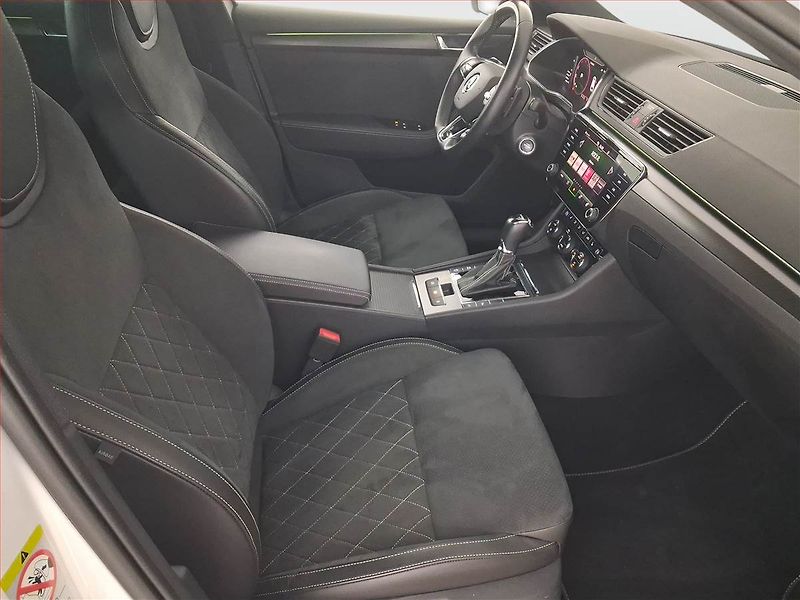 Škoda Superb (2023) Sportline 2.0 TDI - fotka 9 z 26