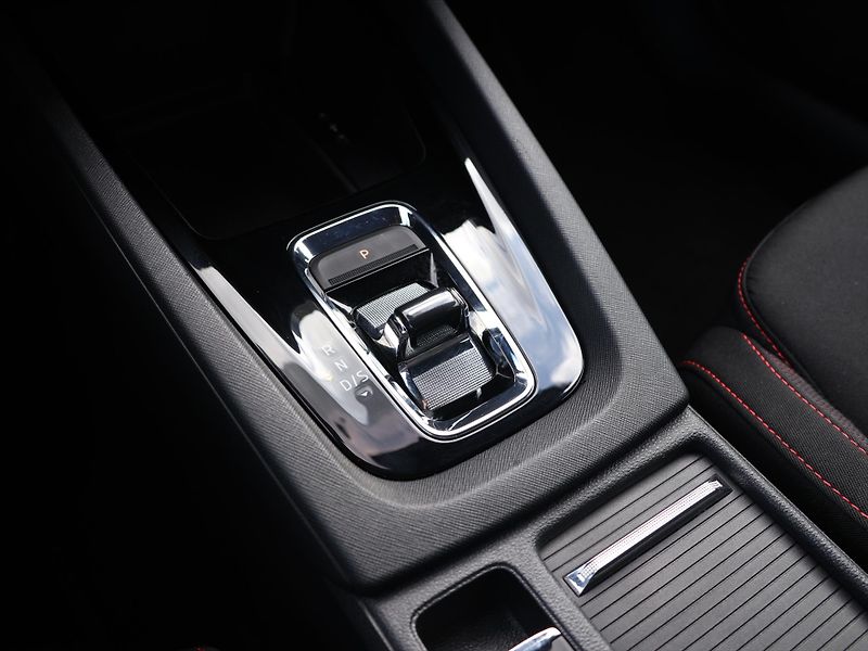Škoda Octavia 2,0 TSI RS 180kW DSG CZ 1.Maj - fotka 21 z 30