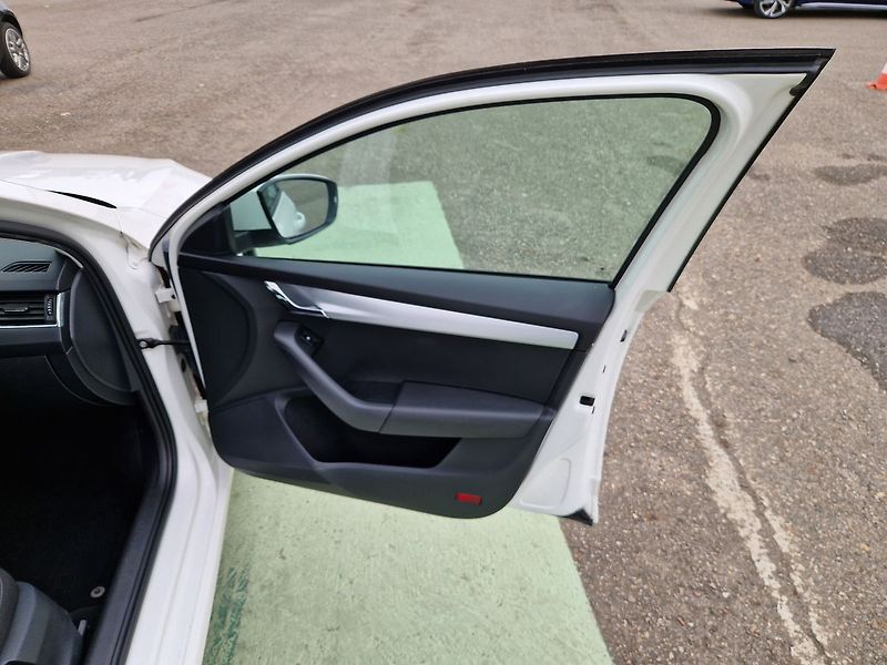 Škoda Octavia 1.6 TDI - fotka 26 z 34