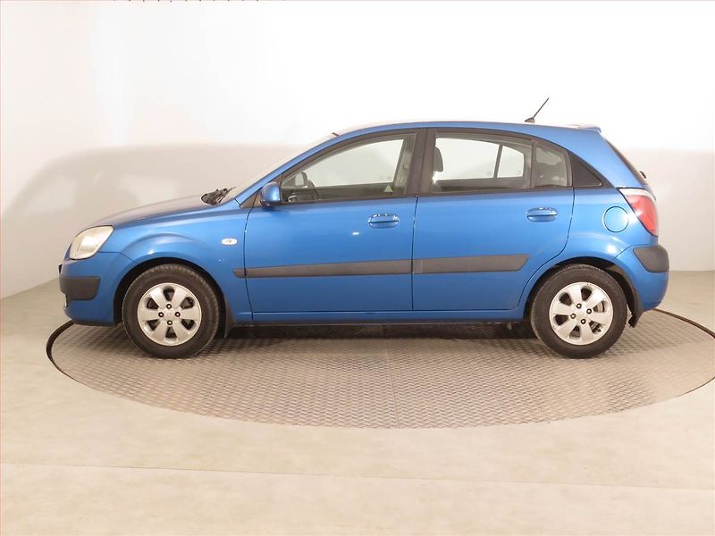 Kia Rio (2009) 1.4 16V, po STK, jezdí výborně - fotka 3 z 15