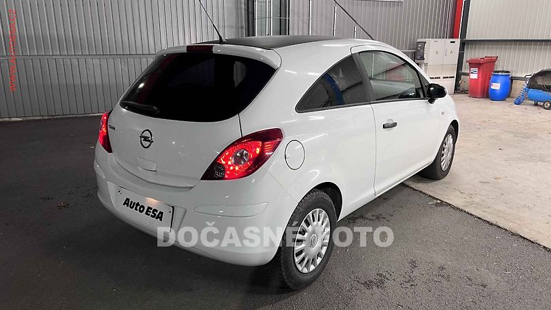 Opel Corsa (2014) 1.2 16V, 2.maj,ČR, servis - fotka 2 z 3