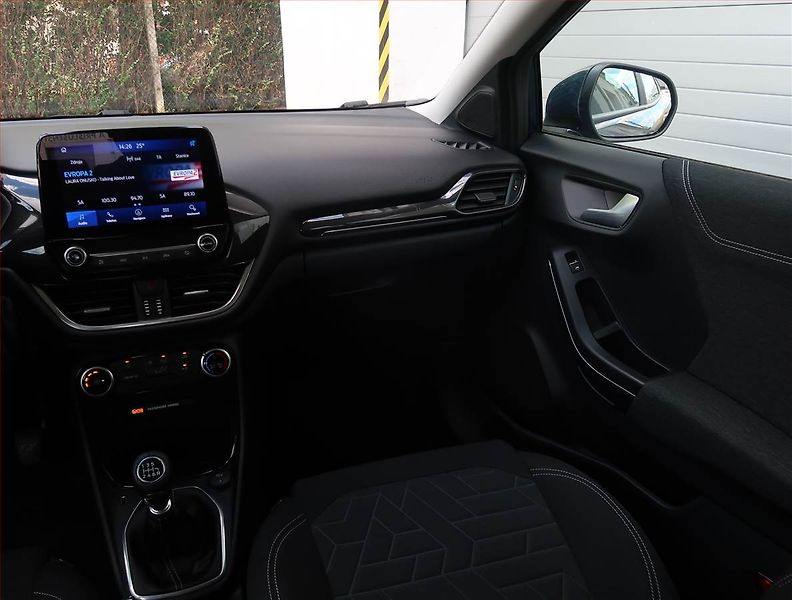 Ford Puma (2022) Titanium 1.0 EcoBoost - fotka 8 z 18