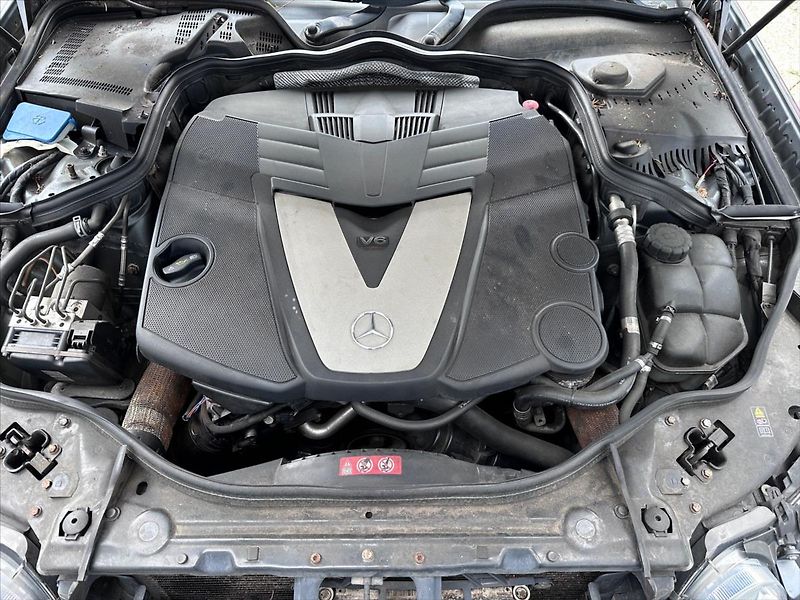Mercedes-Benz Třídy E E 320 CDI Avantgarde - fotka 32 z 32