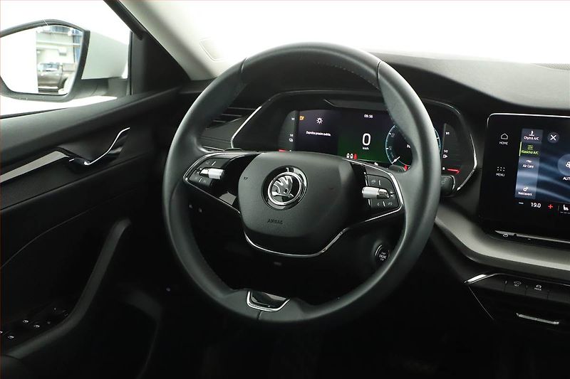 Škoda Octavia (2023) Ambition 1.4 TSI iV - fotka 8 z 18