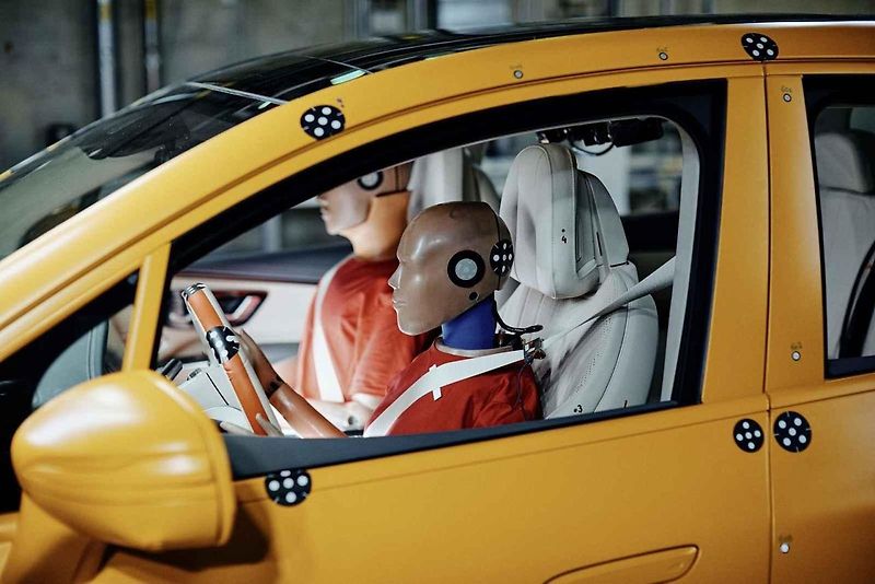 Nárazový test Mercedes-Benz EQA a EQS