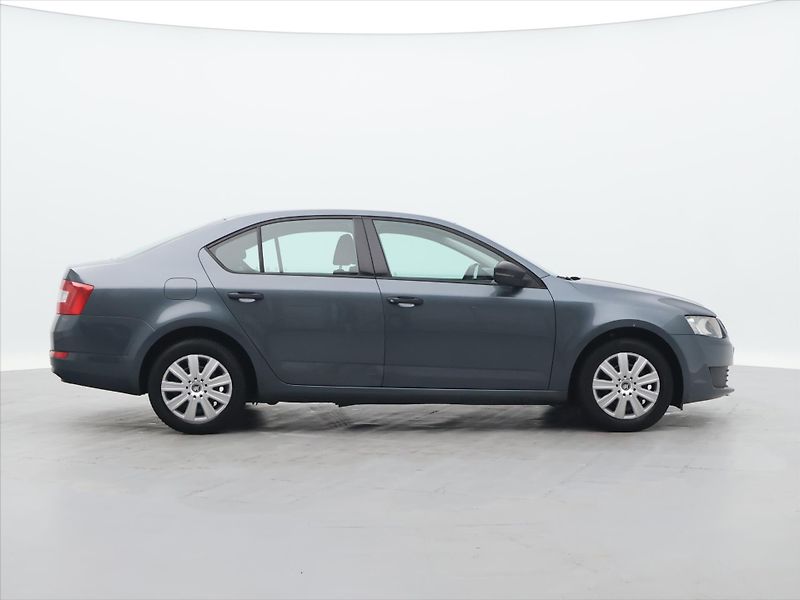 Škoda Octavia 1,6 TDI 77kW CZ Klima 2.Maj - fotka 8 z 30