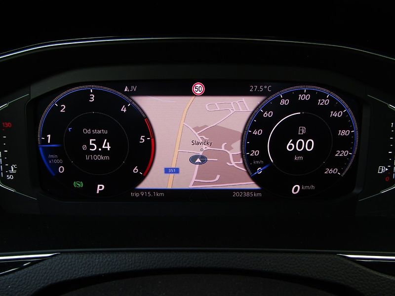 Volkswagen Passat Variant (2020) 2.0 TDI 110kW DSG  ACC - fotka 32 z 45