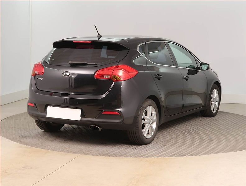 Kia Ceed (2015) 1.6 GDI, ČR,1.maj, Serv.kniha - fotka 5 z 15