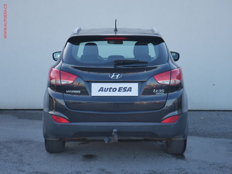 Hyundai ix35 (2010) 2.0 CRDi, ČR, AC, temp, tažné - fotka 5 z 20