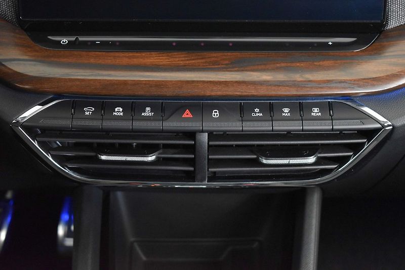 Škoda Octavia SCOUT TDI 147kW 4x4*TAŽNÉ*ČR1 - fotka 23 z 43