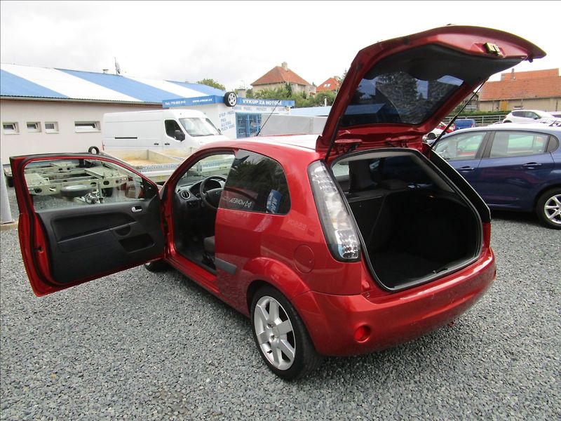 Ford Fiesta 1.4i 16V, Klima - fotka 30 z 41