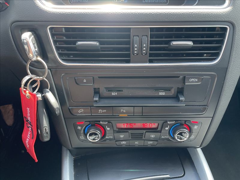 Audi Q5 3,0 TDi Quattro S-Line CZauto - fotka 21 z 44