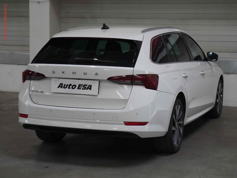 Škoda Octavia (2020) 2.0TDi, ČR, Style, DSG, LED - fotka 6 z 23