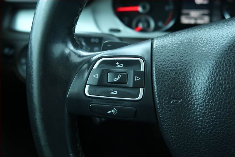 Volkswagen Passat (2013) 2.0 TDI, 4X4, Automat, Navi - fotka 19 z 26
