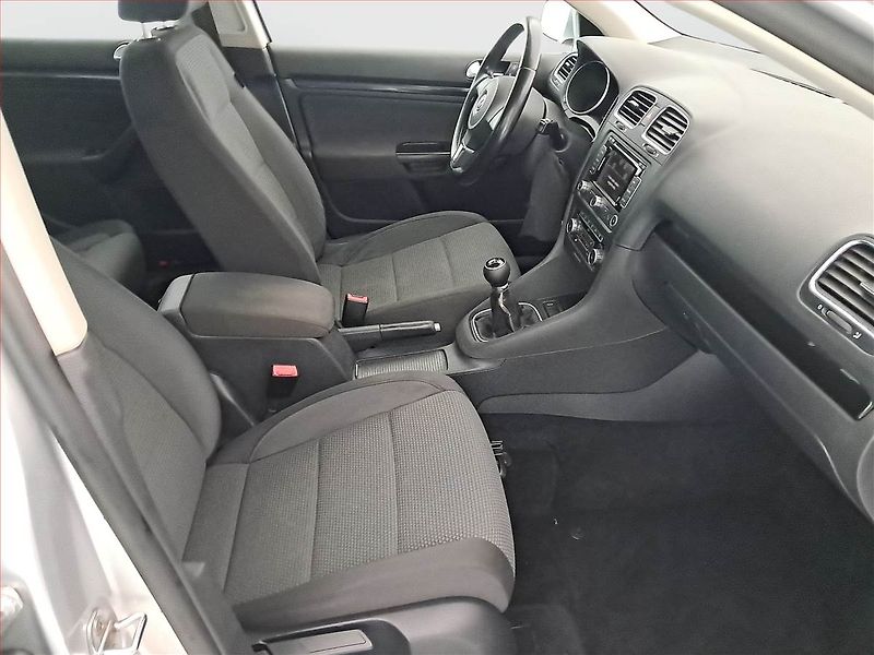 Volkswagen Golf (2010) 1.4 TSI, Vyhř. sedaček - fotka 9 z 15