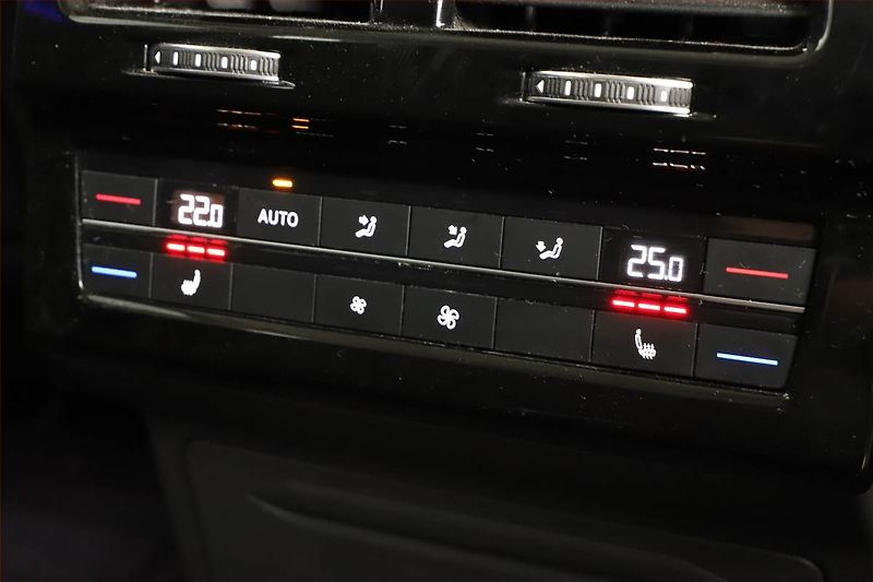 Volkswagen Touareg (2022) 3.0 TDI - fotka 19 z 23