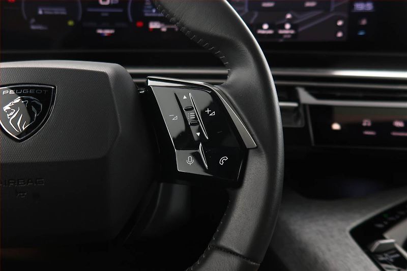 Peugeot 5008 (2025) Allure PureTech 130 - fotka 19 z 20
