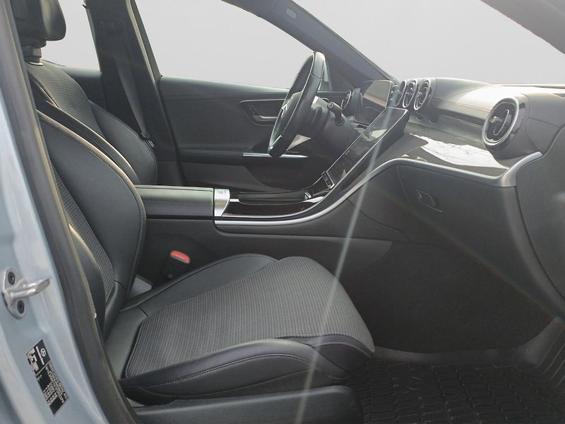 Mercedes-Benz Třídy C (2021) 220d , 147KW, 9G-tronic, navig - fotka 18 z 25