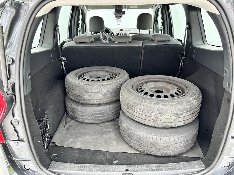 Dacia Lodgy (2012) 1.6i 61kW Tažné zařízení! - fotka 9 z 28