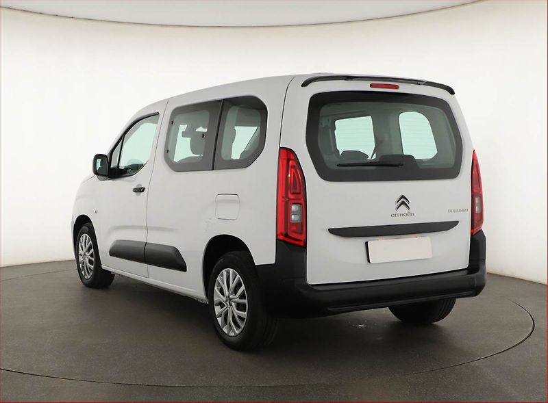 Citroën Berlingo (2022) Live Pack 1.2 PureTech, 5Míst - fotka 4 z 10