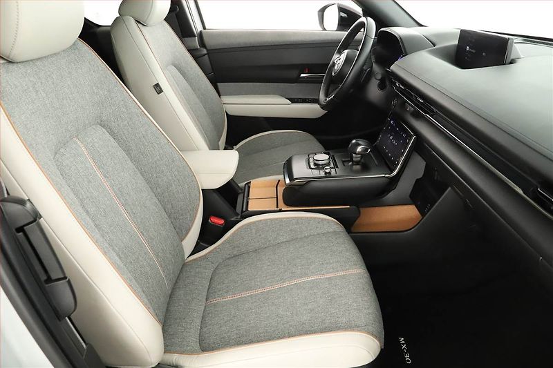 Mazda MX-30 (2021) e-Skyactiv, SoH 93%, Automat - fotka 7 z 22