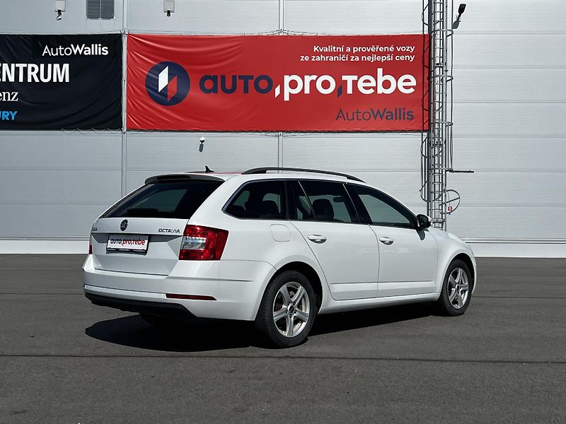 Škoda Octavia 1.4TSI 110kW DSG Kůže DPH - fotka 4 z 23