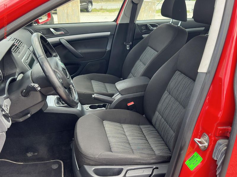 Škoda Octavia (2011) 2.0TDI, ČR, autoAC - fotka 9 z 18