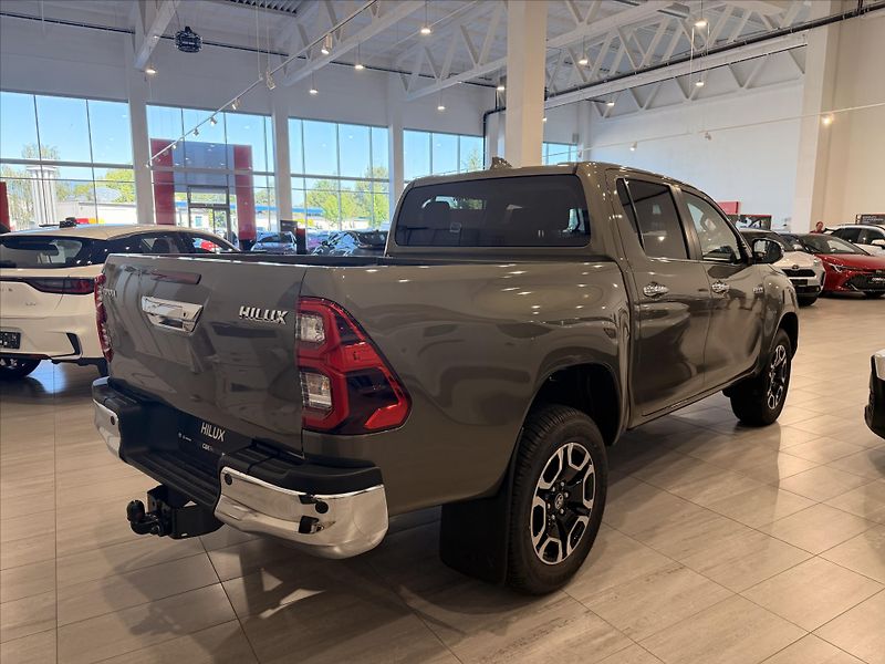 Toyota Hilux (2025) 2,8 Executive  Double Cab Dies - fotka 4 z 13