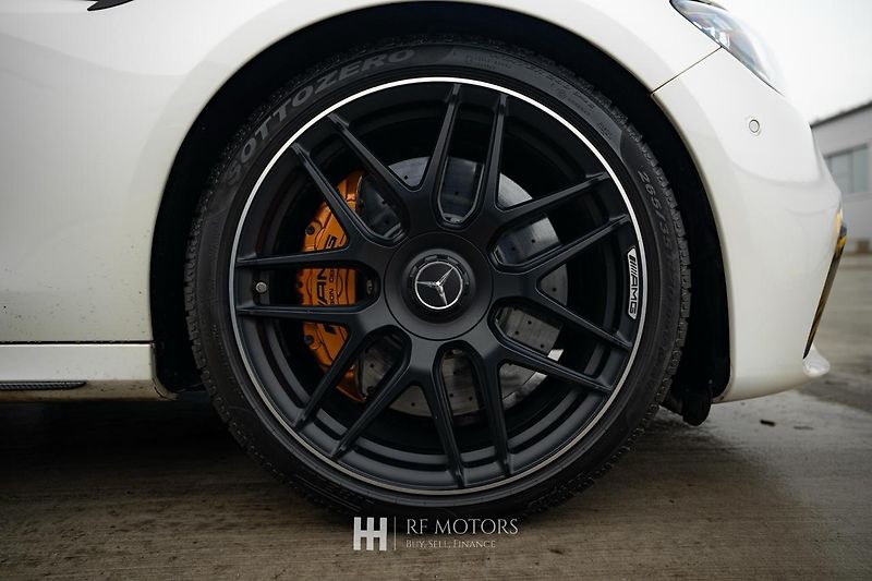 Mercedes-Benz Třídy E (2022) AMG E63 S 4MATIC 450kW - fotka 18 z 56