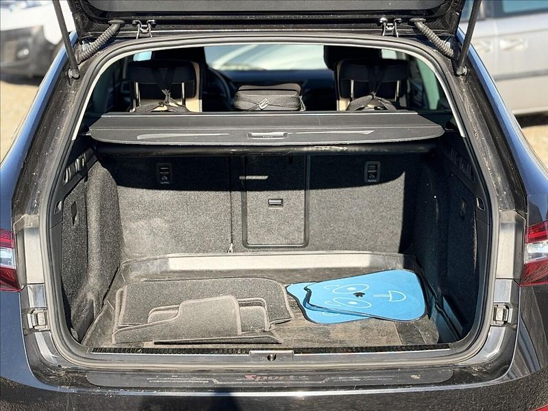 Škoda Superb 1,4 TSI 110kW MANUÁL BI-XENON - fotka 19 z 23