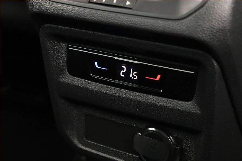 Volkswagen Tiguan (2022) 2.0 TSI - fotka 18 z 20