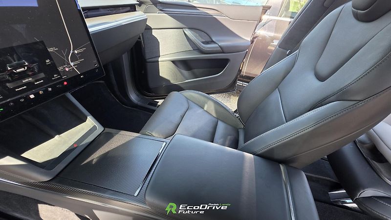 Tesla Model X (2023) Plaid 1020 koní, Tažné 2 250kg - fotka 11 z 12