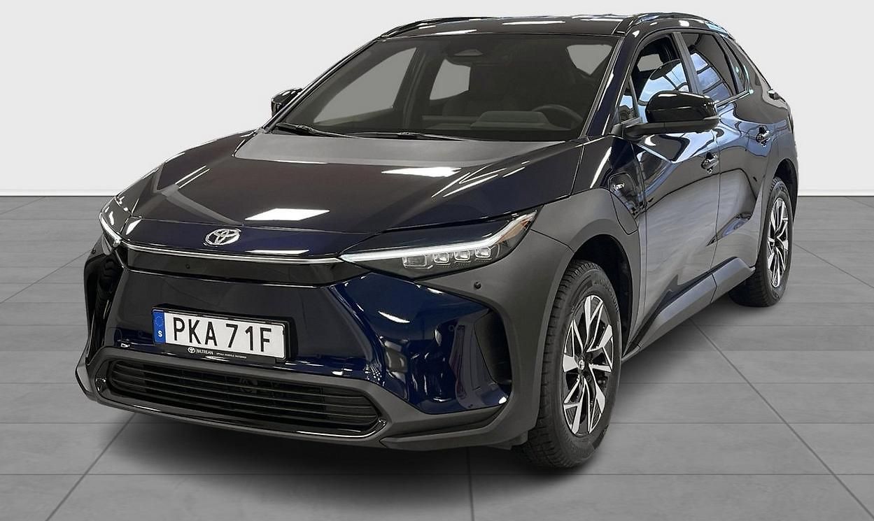 Toyota bZ4X Style AWD 360kam
