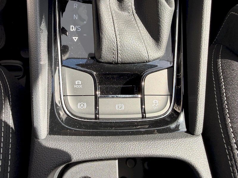 Škoda Karoq (2026) SPORTLINE TSI 1.5/110KW 7AP - fotka 23 z 28