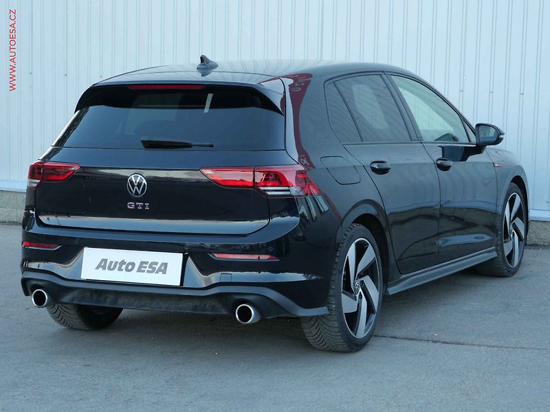 Volkswagen Golf (2022) 2.0 TSi, GTi, LED - fotka 4 z 22