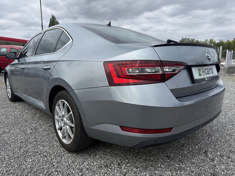 Škoda Superb 1.6TDi STYLE 88kW Navi BiXenon - fotka 7 z 21