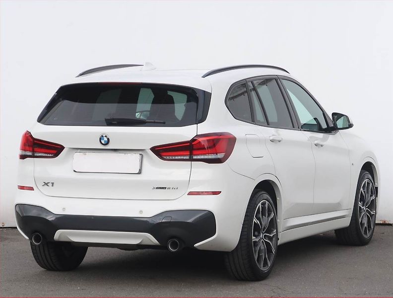 BMW X1 (2022) M Sport xDrive18d, M-Paket - fotka 5 z 27