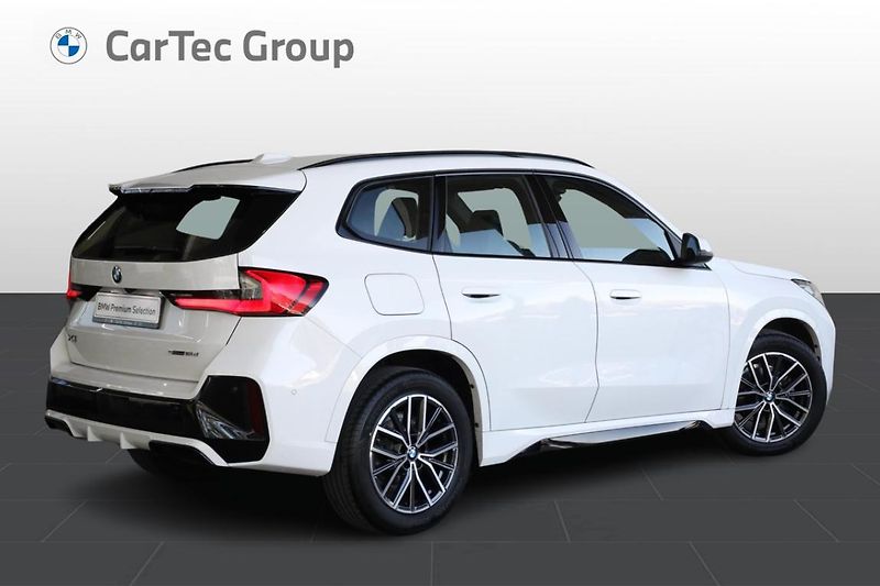 BMW X1 sDrive18d - fotka 3 z 25
