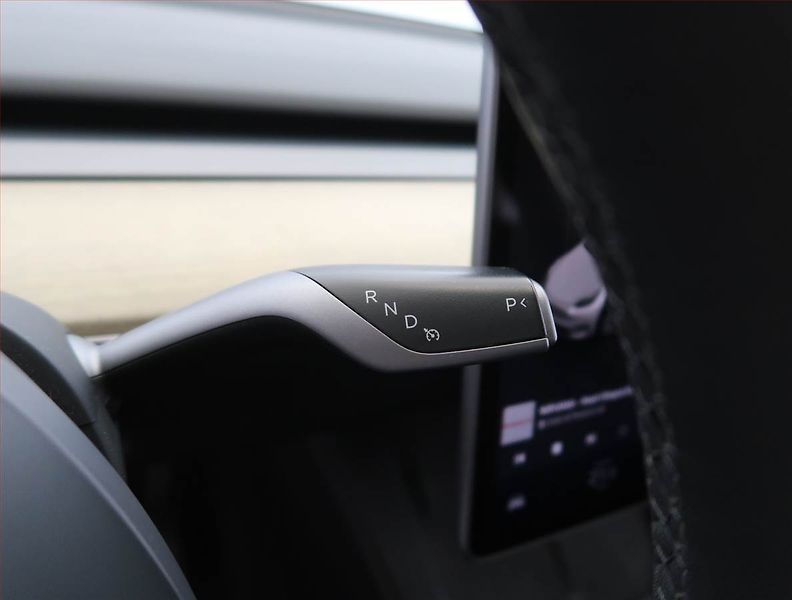 Tesla Model Y (2023) RWD LFP 60kWh, SoH 97% - fotka 12 z 33